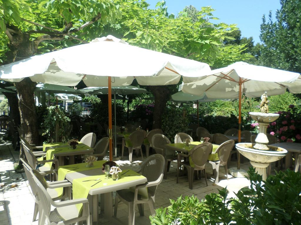 Appart'Hotel Les Tilleuls Saint-Macaire Room photo
