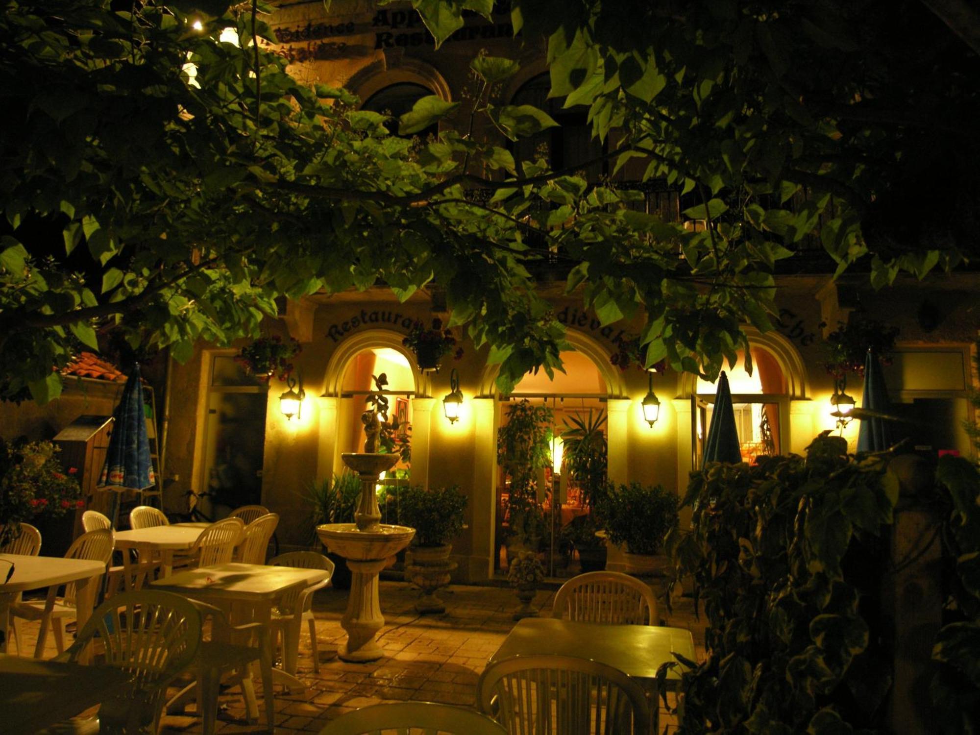 Appart'Hotel Les Tilleuls Saint-Macaire Exterior photo