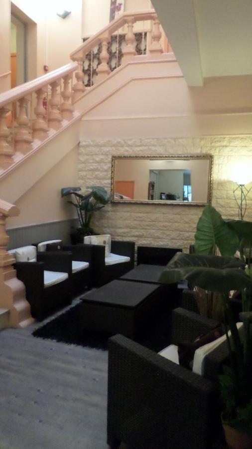 Appart'Hotel Les Tilleuls Saint-Macaire Exterior photo
