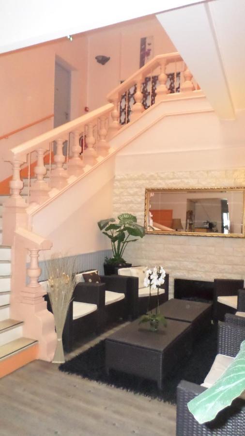 Appart'Hotel Les Tilleuls Saint-Macaire Exterior photo
